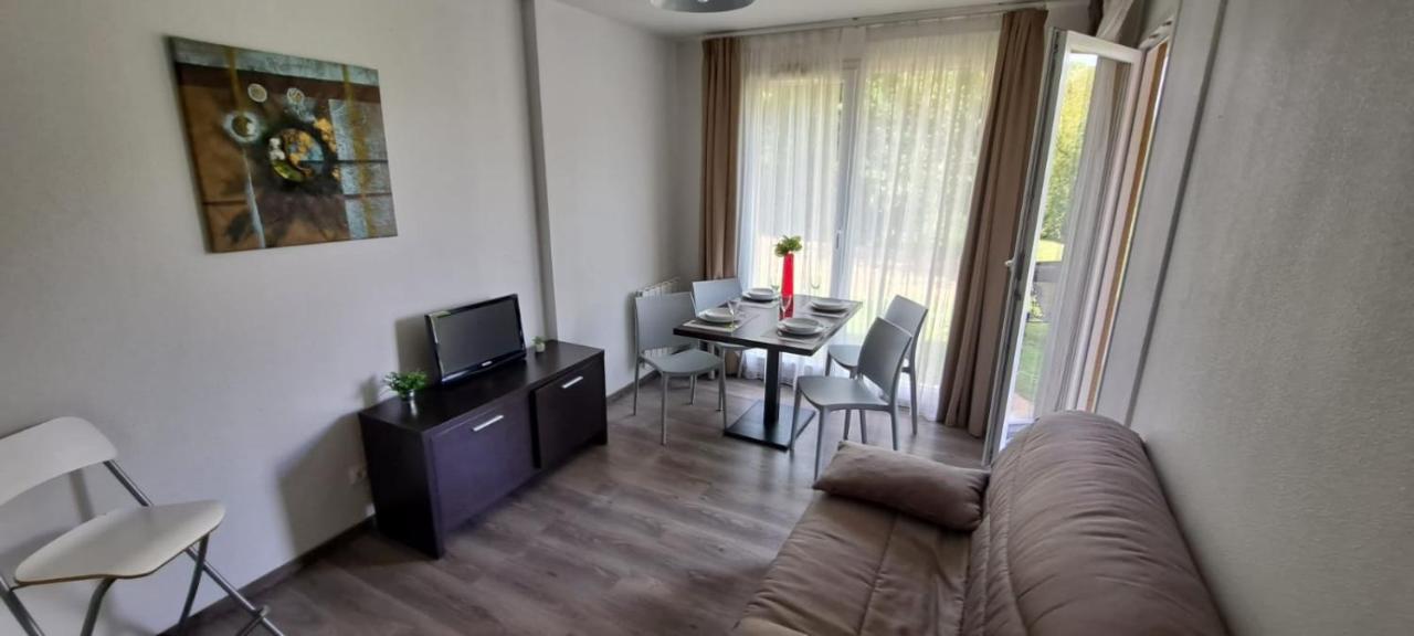 Apartamento Le Voilier. Honfleur T2 Dans Avec Piscine Équemauville